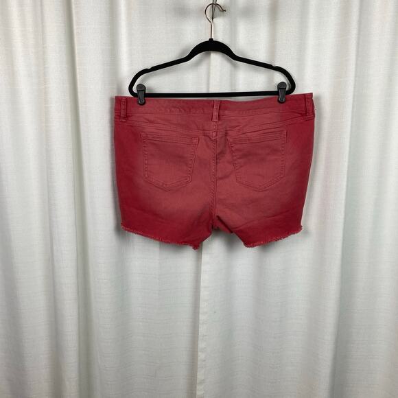 Torrid Red Wash Distressed Denim Shorts Sz.20W - Picture 5 of 9